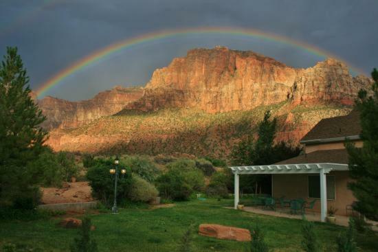 Novel House Inn At Zion Springdale Extérieur photo